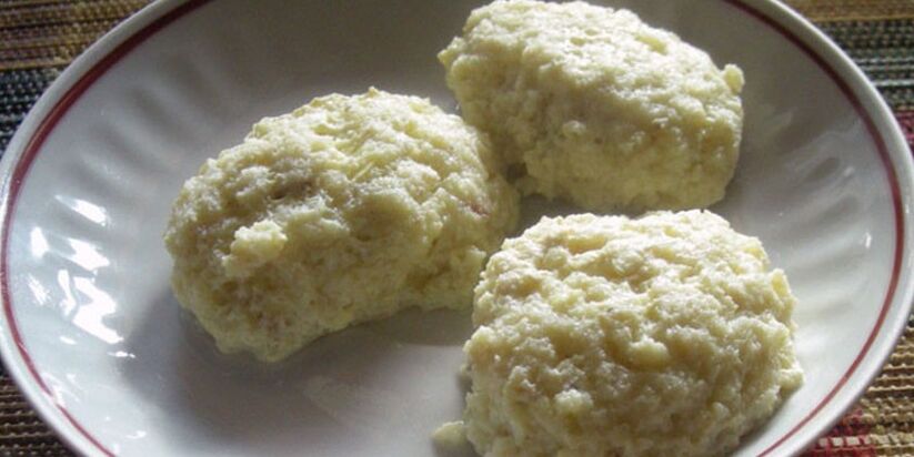 Steam dumplings batay sa minced meat para sa mga bata at dietary hypoallergenic diets
