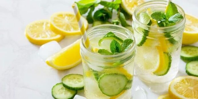 lemon water na may pipino para sa pagbaba ng timbang